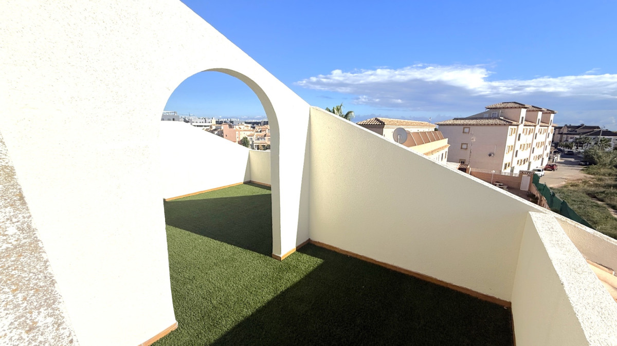 For sale - 2 Bedroom 2 Bathroom House - Semi-Detached House in Orihuela - Orihuela Centro  - Alicante