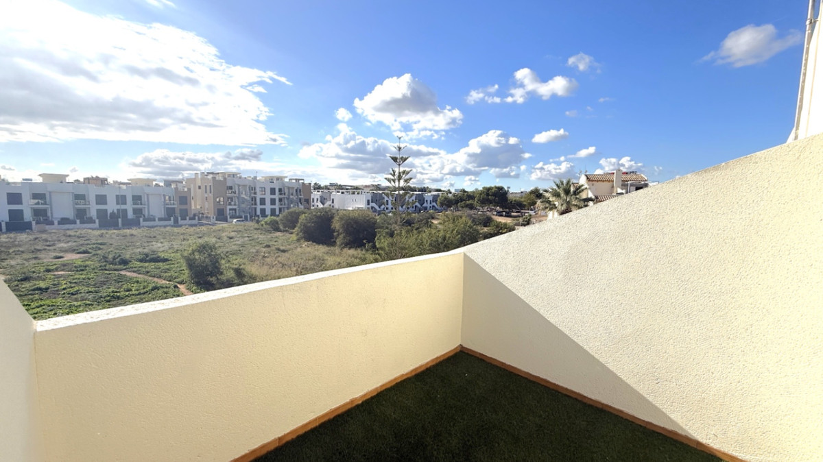 For sale - 2 Bedroom 2 Bathroom House - Semi-Detached House in Orihuela - Orihuela Centro  - Alicante