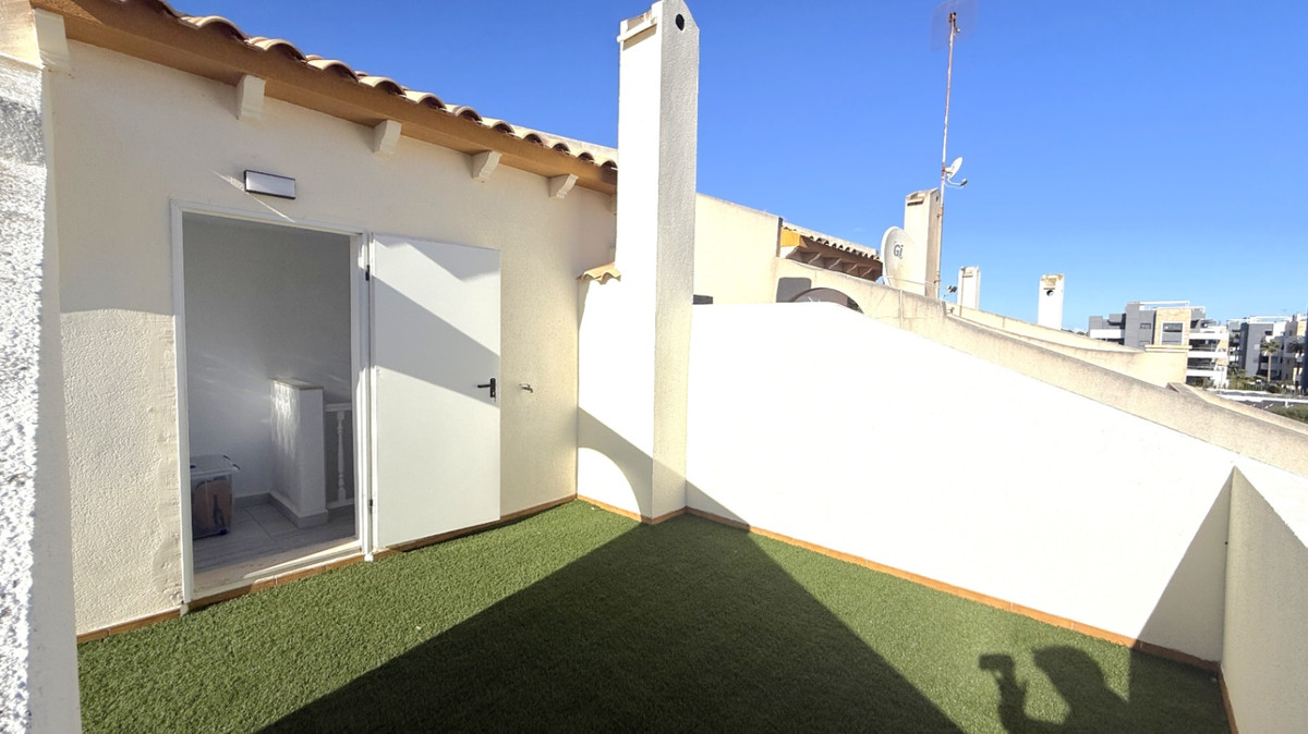For sale - 2 Bedroom 2 Bathroom House - Semi-Detached House in Orihuela - Orihuela Centro  - Alicante