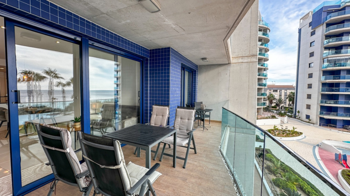For sale - 2 Bedroom 2 Bathroom Apartment - Ground Floor Apartment in Torrevieja - Torrevieja Centro  - Alicante