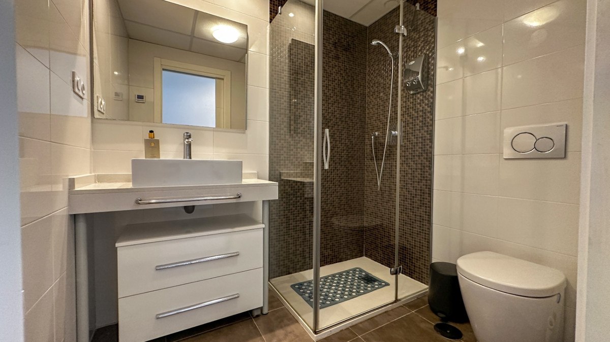 For sale - 2 Bedroom 2 Bathroom Apartment - Ground Floor Apartment in Torrevieja - Torrevieja Centro  - Alicante