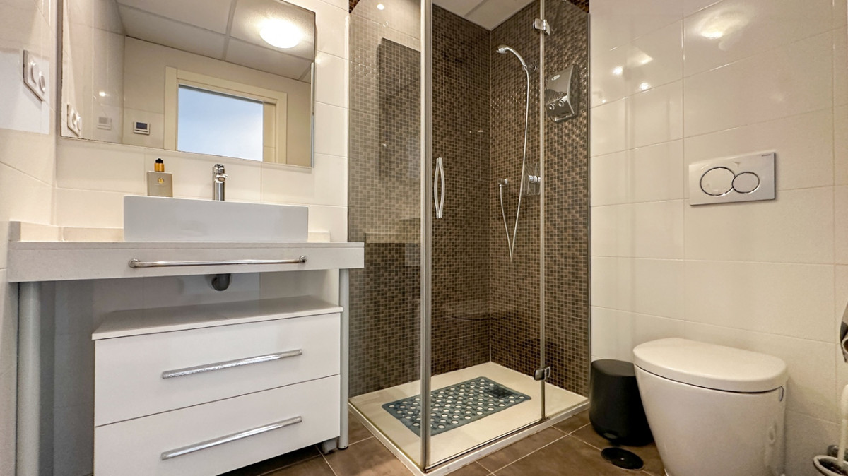 For sale - 2 Bedroom 2 Bathroom Apartment - Ground Floor Apartment in Torrevieja - Torrevieja Centro  - Alicante