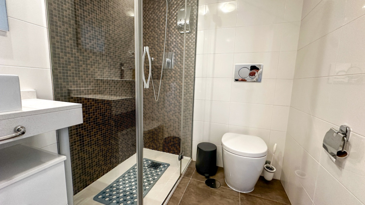 For sale - 2 Bedroom 2 Bathroom Apartment - Ground Floor Apartment in Torrevieja - Torrevieja Centro  - Alicante