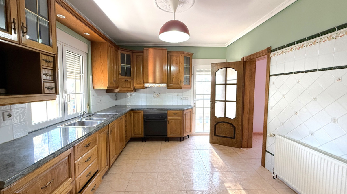 For sale - 4 Bedroom 3 Bathroom House - Detached Villa in Pilar de la Horadada - Pilar de la Horadada Centro  - Alicante