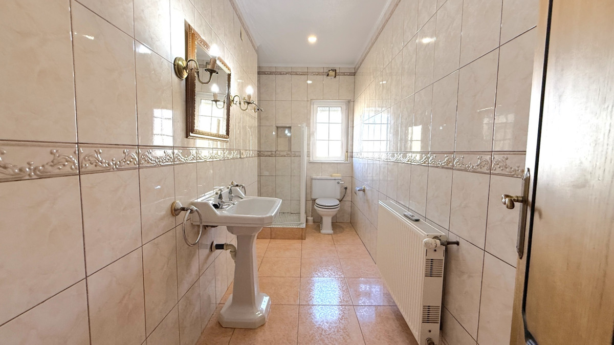 For sale - 4 Bedroom 3 Bathroom House - Detached Villa in Pilar de la Horadada - Pilar de la Horadada Centro  - Alicante