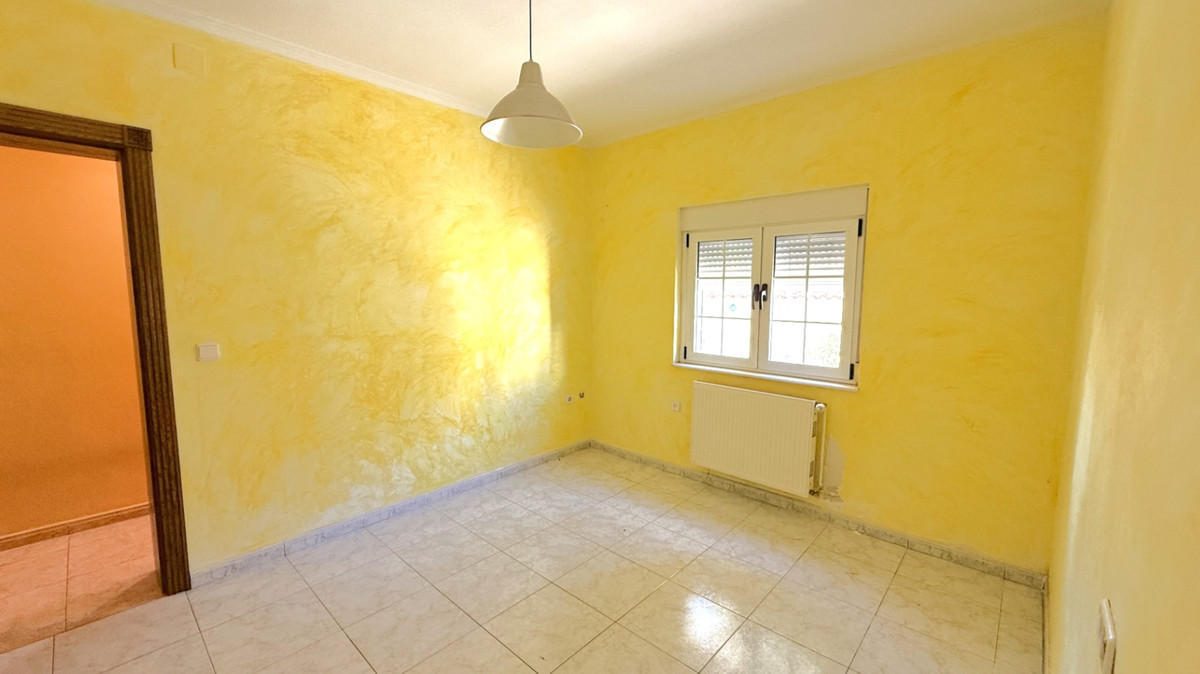 For sale - 4 Bedroom 3 Bathroom House - Detached Villa in Pilar de la Horadada - Pilar de la Horadada Centro  - Alicante