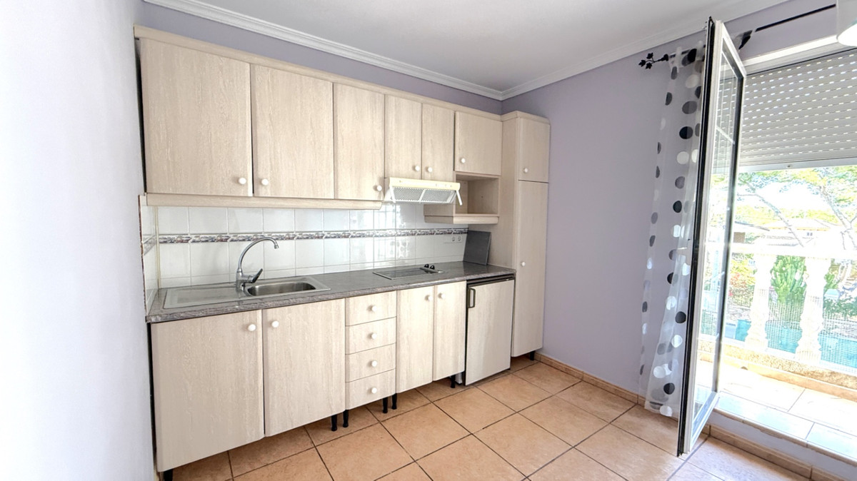 For sale - 4 Bedroom 3 Bathroom House - Detached Villa in Pilar de la Horadada - Pilar de la Horadada Centro  - Alicante