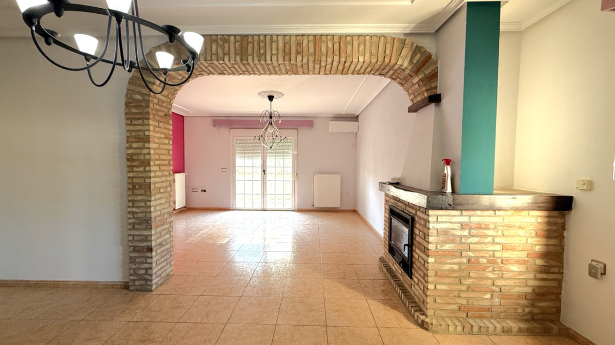 For sale - 4 Bedroom 3 Bathroom House - Detached Villa in Pilar de la Horadada - Pilar de la Horadada Centro  - Alicante