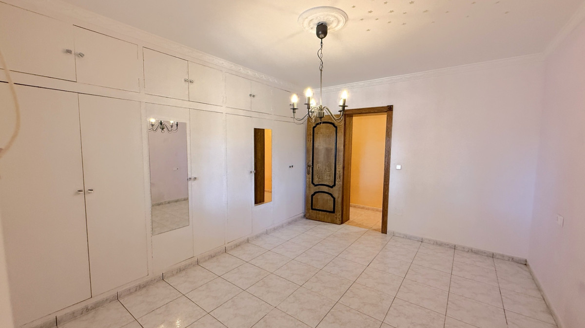 For sale - 4 Bedroom 3 Bathroom House - Detached Villa in Pilar de la Horadada - Pilar de la Horadada Centro  - Alicante