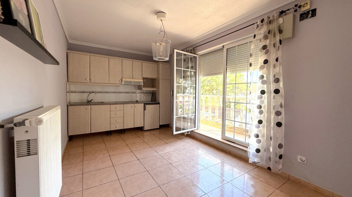 For sale - 4 Bedroom 3 Bathroom House - Detached Villa in Pilar de la Horadada - Pilar de la Horadada Centro  - Alicante