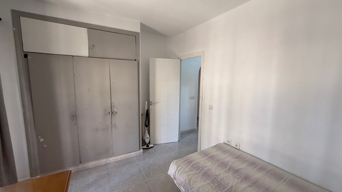 For sale - 6 Bedroom 3 Bathroom House - Detached Villa in Orihuela - Orihuela Centro  - Alicante