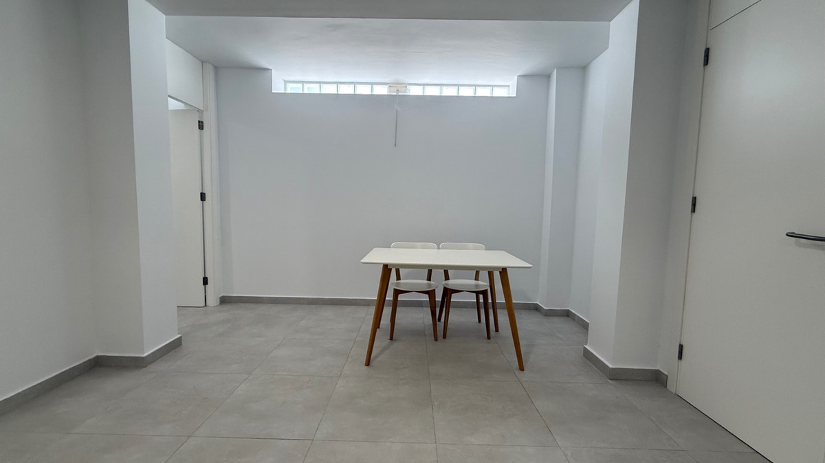 For sale - 5 Bedroom 3 Bathroom House - Semi-Detached House in Orihuela - Orihuela Centro  - Alicante