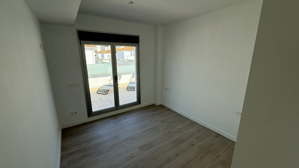 For sale - 5 Bedroom 3 Bathroom House - Semi-Detached House in Orihuela - Orihuela Centro  - Alicante