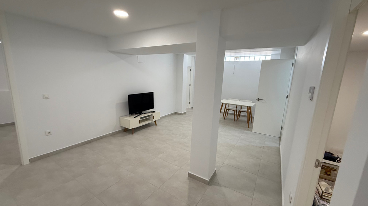 For sale - 5 Bedroom 3 Bathroom House - Semi-Detached House in Orihuela - Orihuela Centro  - Alicante