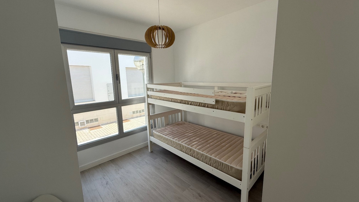 For sale - 5 Bedroom 3 Bathroom House - Semi-Detached House in Orihuela - Orihuela Centro  - Alicante