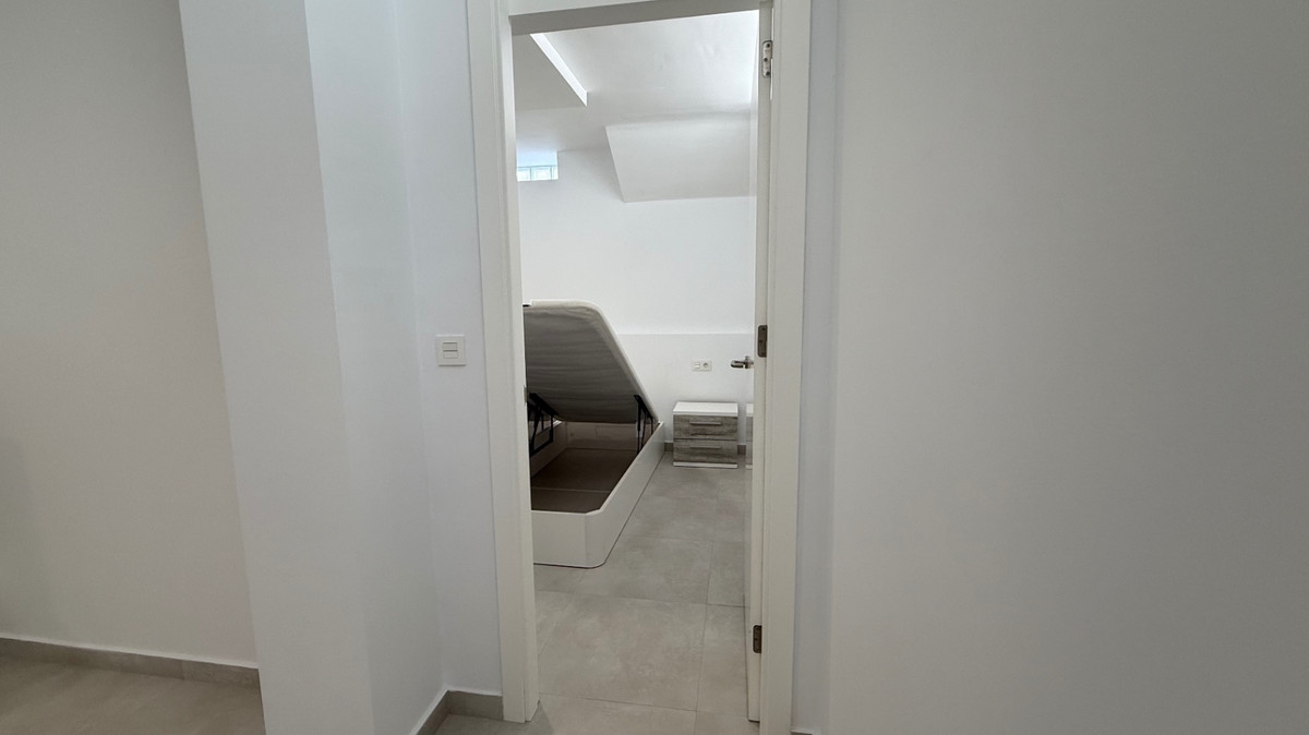 For sale - 5 Bedroom 3 Bathroom House - Semi-Detached House in Orihuela - Orihuela Centro  - Alicante
