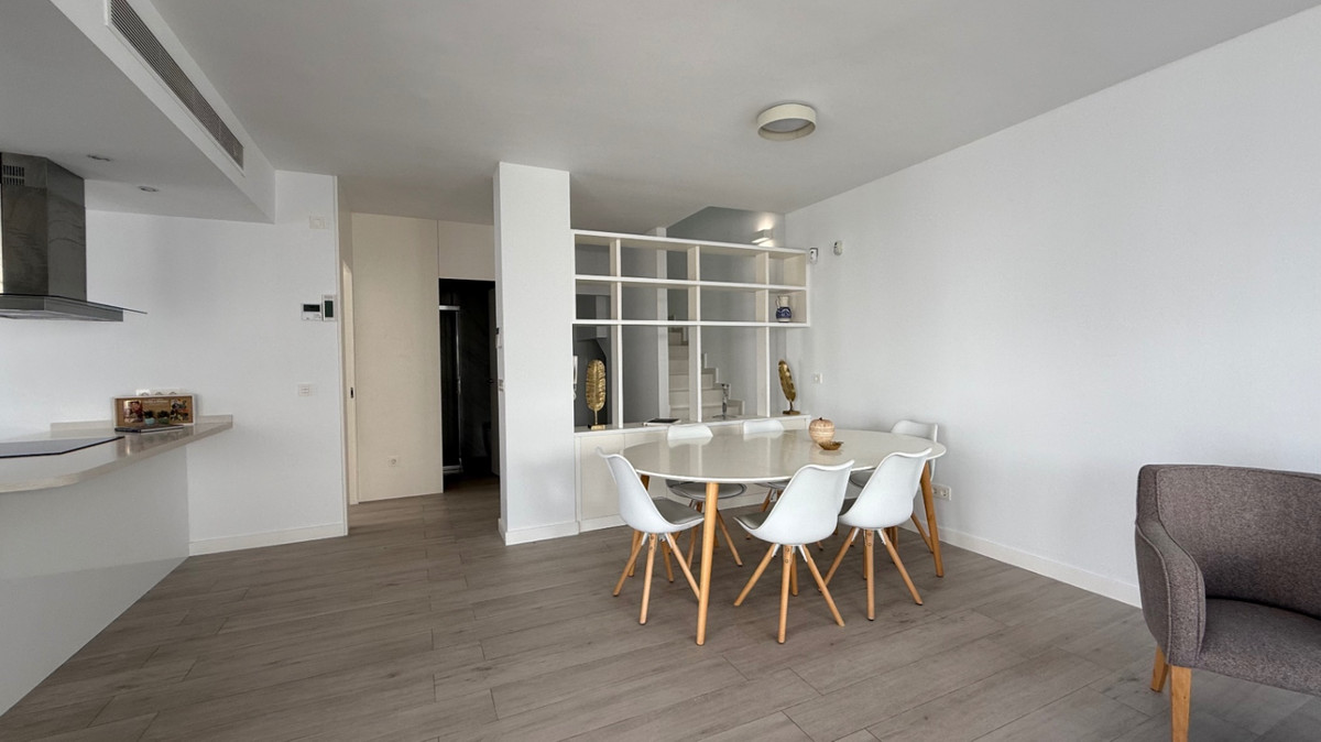 For sale - 5 Bedroom 3 Bathroom House - Semi-Detached House in Orihuela - Orihuela Centro  - Alicante