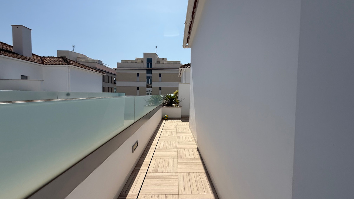 For sale - 5 Bedroom 3 Bathroom House - Semi-Detached House in Orihuela - Orihuela Centro  - Alicante