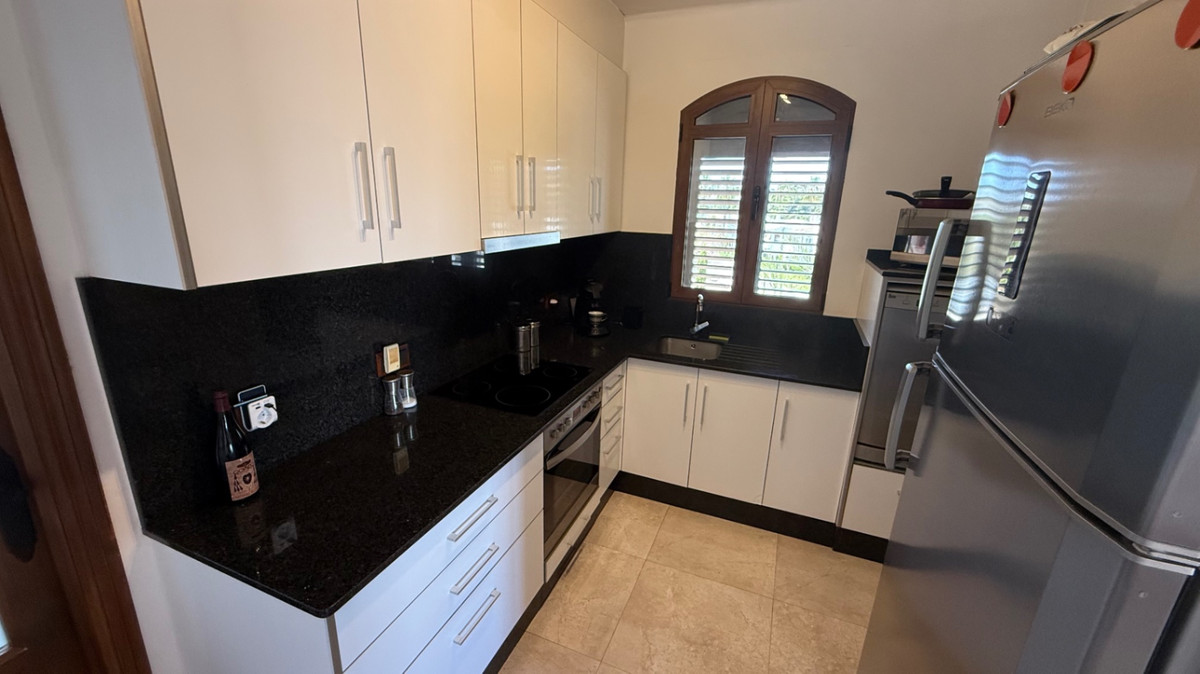 For sale - 4 Bedroom 2 Bathroom House - Detached Villa in Orihuela - Orihuela Centro  - Alicante