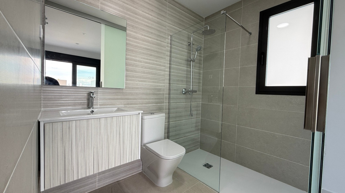 For sale - 2 Bedroom 1 Bathroom Apartment - Ground Floor Apartment in Torrevieja - Torrevieja Centro  - Alicante