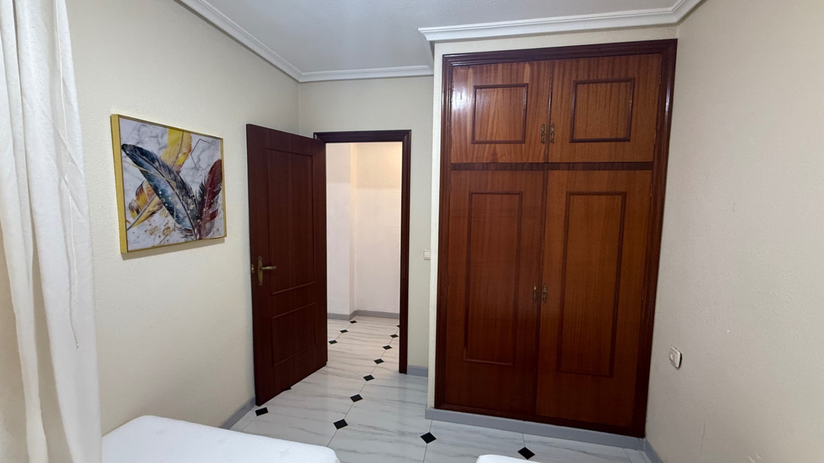 For sale - 3 Bedroom 2 Bathroom Apartment - Ground Floor Apartment in Torrevieja - Torrevieja Centro  - Alicante