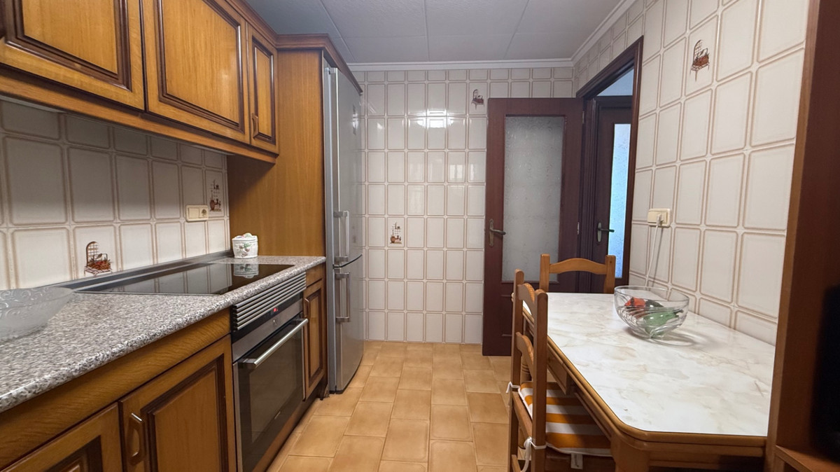 For sale - 3 Bedroom 2 Bathroom Apartment - Ground Floor Apartment in Torrevieja - Torrevieja Centro  - Alicante