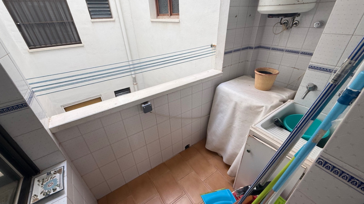 For sale - 3 Bedroom 2 Bathroom Apartment - Ground Floor Apartment in Torrevieja - Torrevieja Centro  - Alicante
