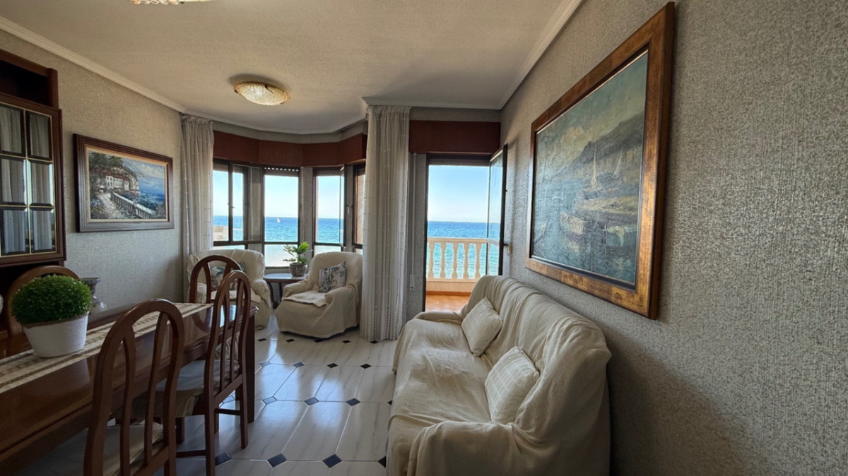 For sale - 3 Bedroom 2 Bathroom Apartment - Ground Floor Apartment in Torrevieja - Torrevieja Centro  - Alicante