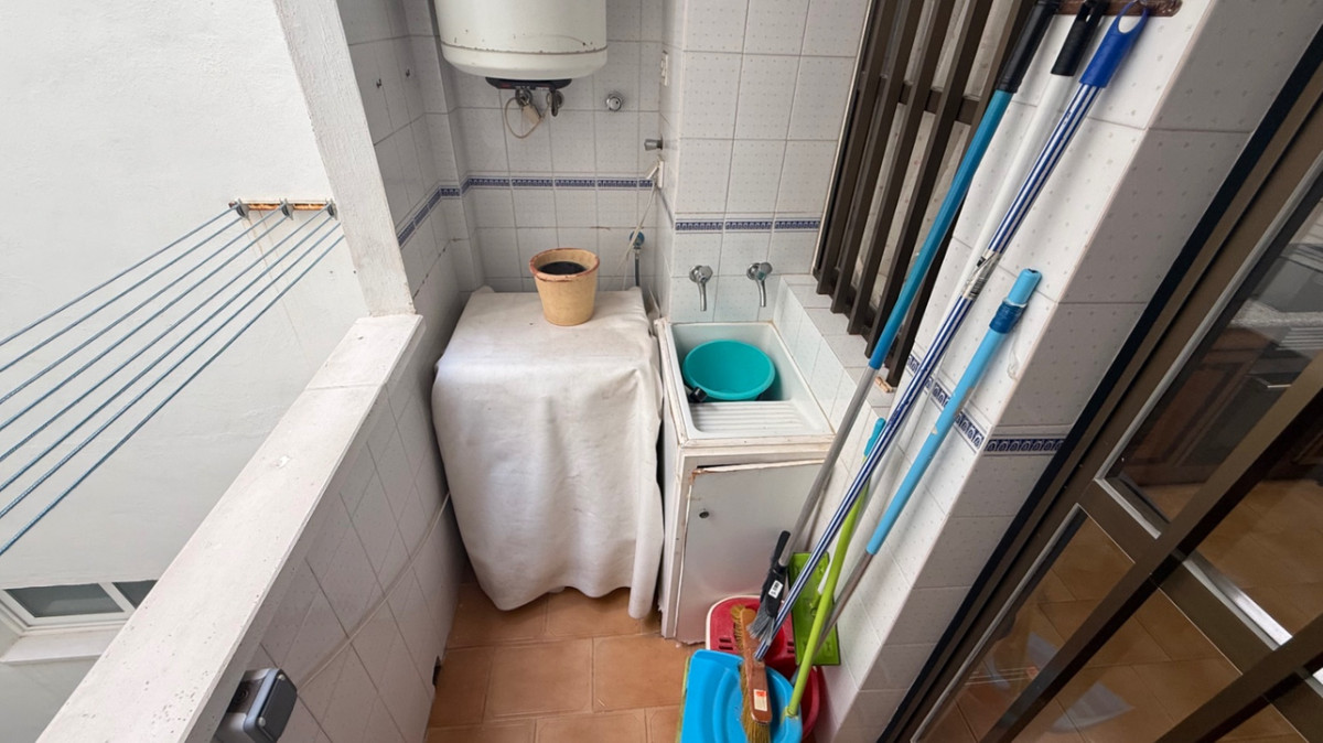 For sale - 3 Bedroom 2 Bathroom Apartment - Ground Floor Apartment in Torrevieja - Torrevieja Centro  - Alicante