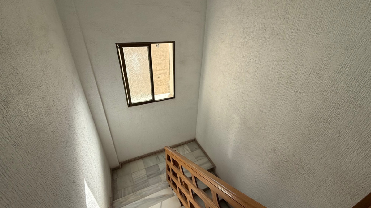 For sale - 3 Bedroom 2 Bathroom Apartment - Ground Floor Apartment in Torrevieja - Torrevieja Centro  - Alicante