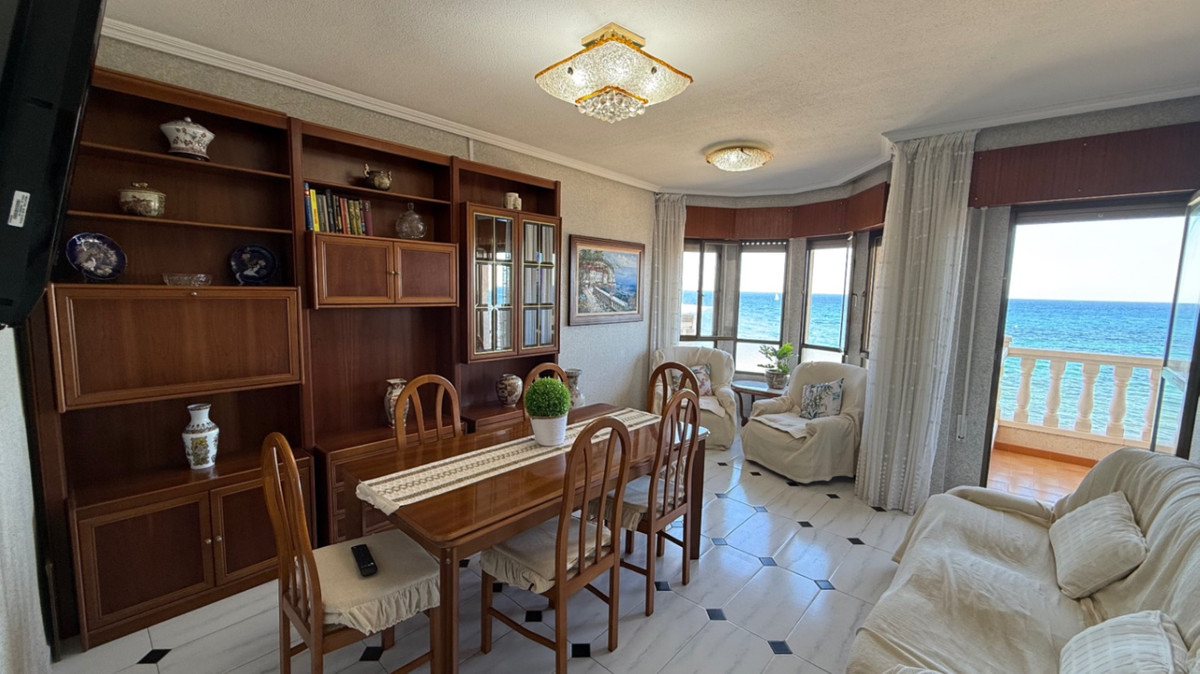 For sale - 3 Bedroom 2 Bathroom Apartment - Ground Floor Apartment in Torrevieja - Torrevieja Centro  - Alicante