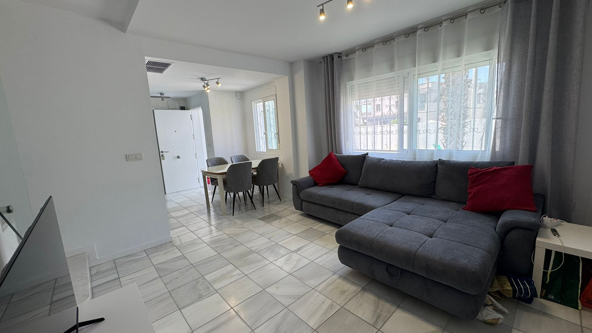 For sale - 2 Bedroom 2 Bathroom House - Townhouse in Torrevieja - Torrevieja Centro  - Alicante