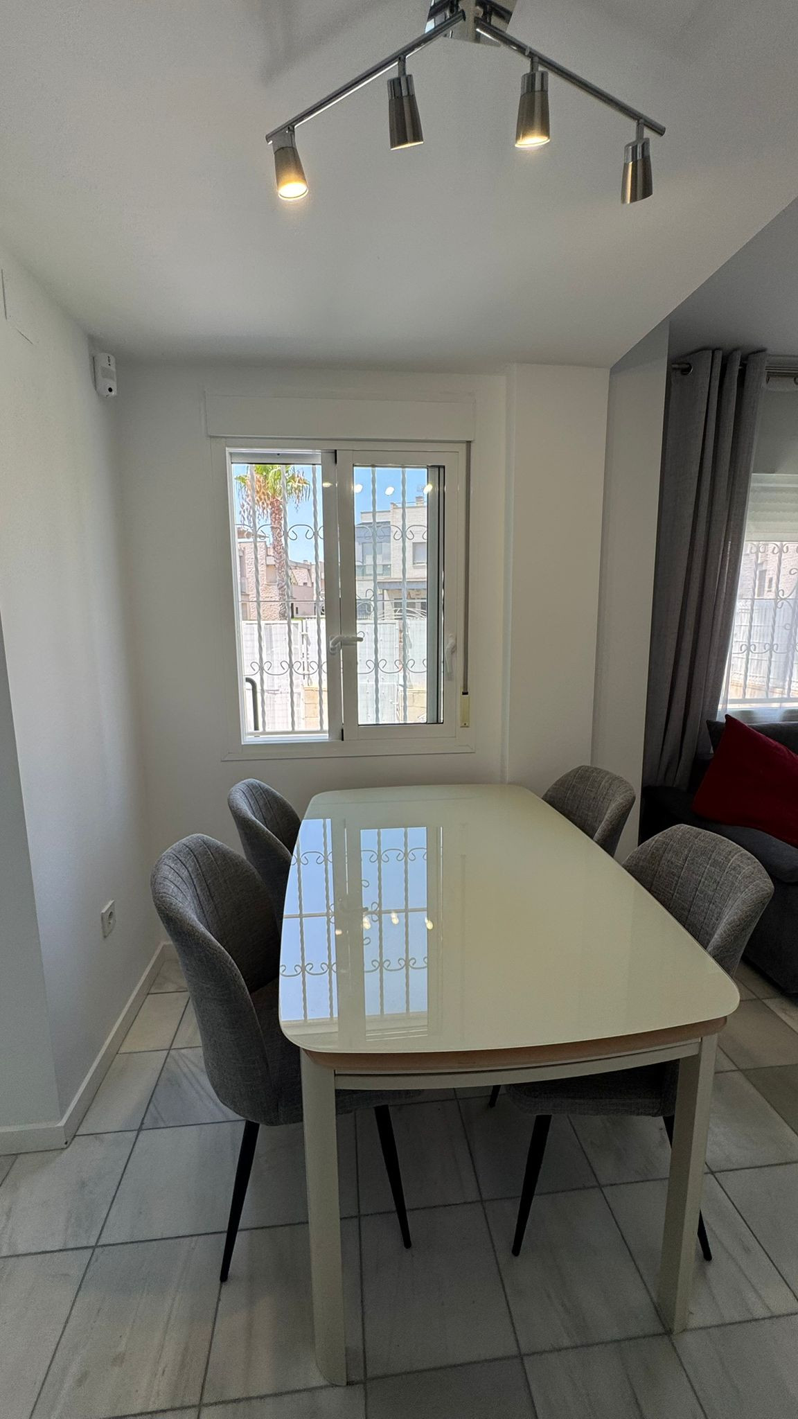 For sale - 2 Bedroom 2 Bathroom House - Townhouse in Torrevieja - Torrevieja Centro  - Alicante