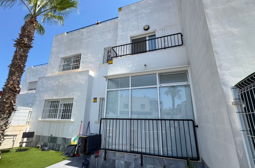 2 Bedroom 2 Bathroom House - Townhouse in Torrevieja