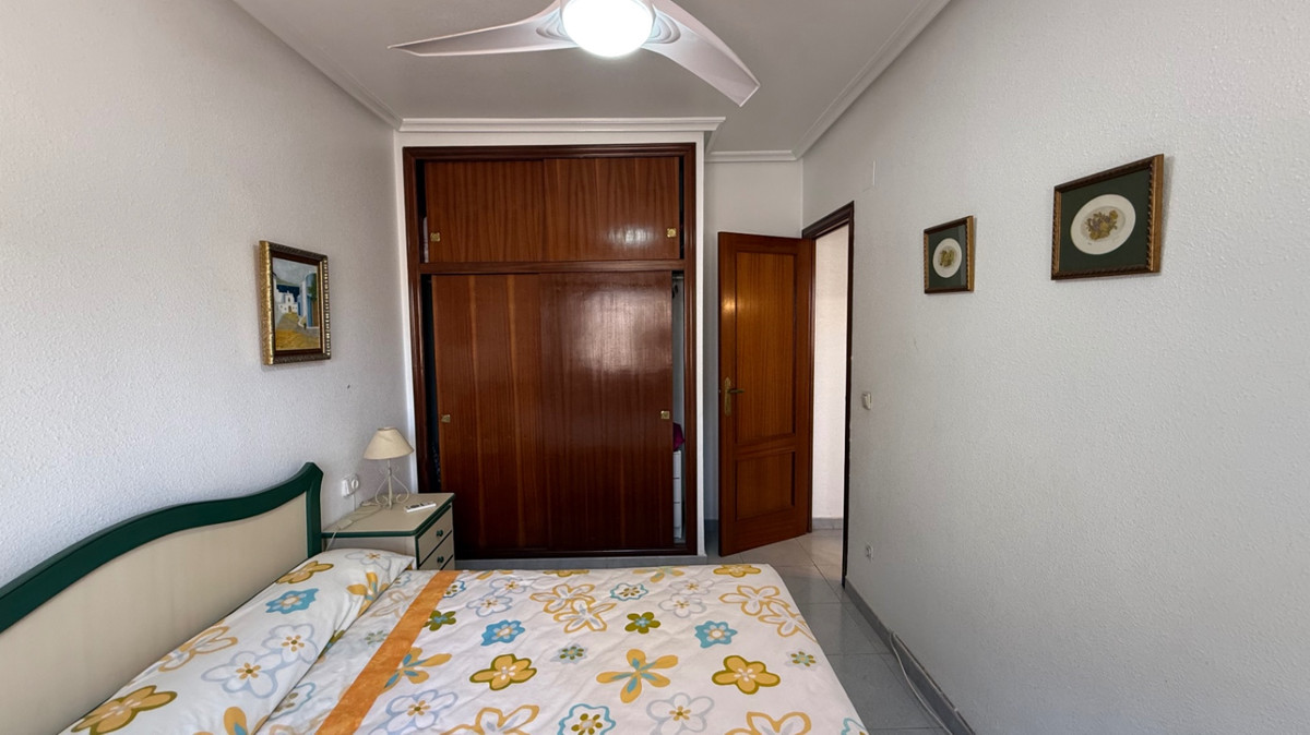 For sale - 4 Bedroom 2 Bathroom House - Detached Villa in Orihuela - Orihuela Centro  - Alicante