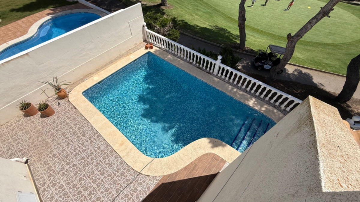 For sale - 4 Bedroom 2 Bathroom House - Detached Villa in Orihuela - Orihuela Centro  - Alicante