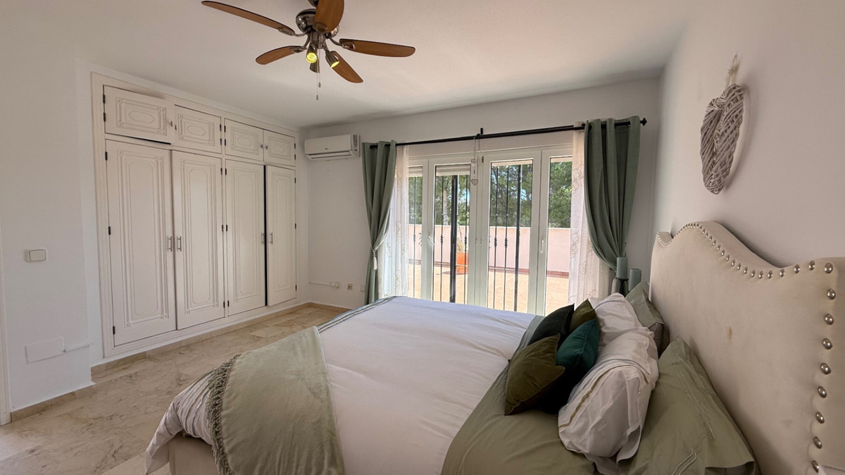 For sale - 4 Bedroom 2 Bathroom House - Detached Villa in Orihuela - Orihuela Centro  - Alicante