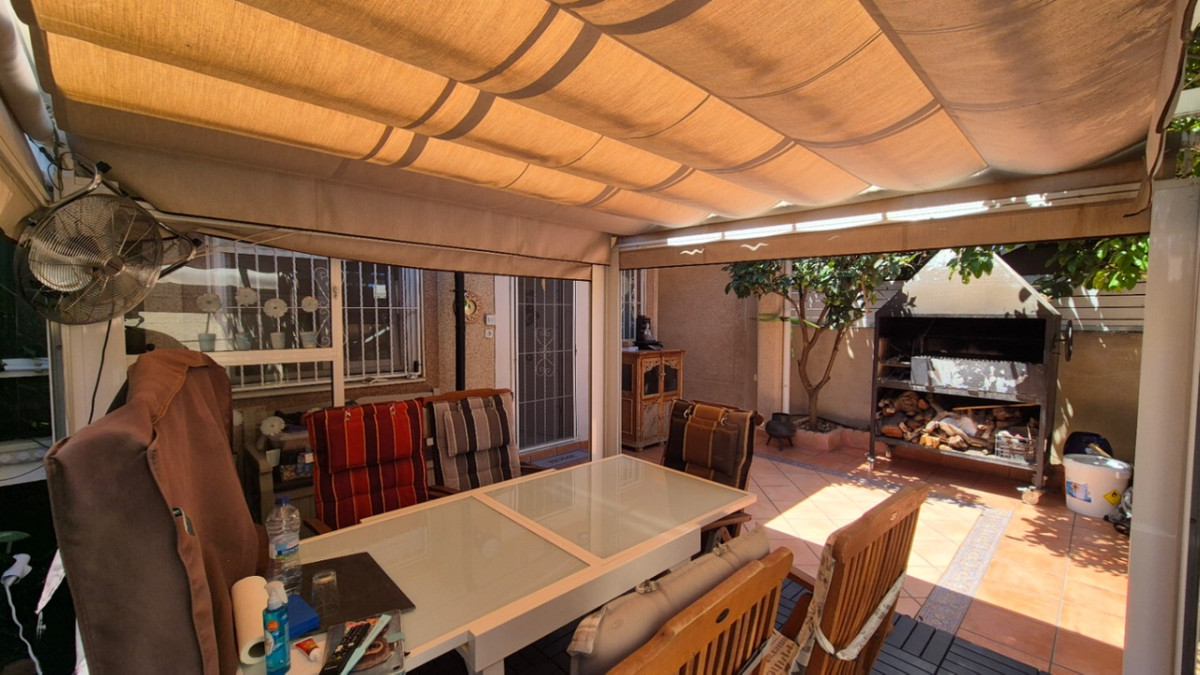 For sale - 3 Bedroom 2 Bathroom House - Townhouse in Torrevieja - Torrevieja Centro  - Alicante