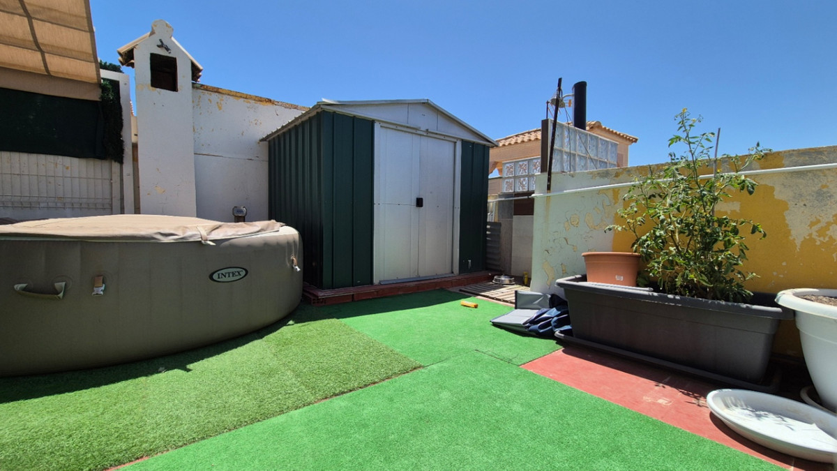 For sale - 3 Bedroom 2 Bathroom House - Townhouse in Torrevieja - Torrevieja Centro  - Alicante