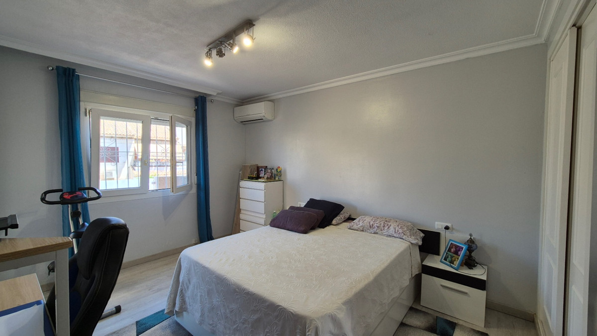 For sale - 3 Bedroom 2 Bathroom House - Townhouse in Torrevieja - Torrevieja Centro  - Alicante