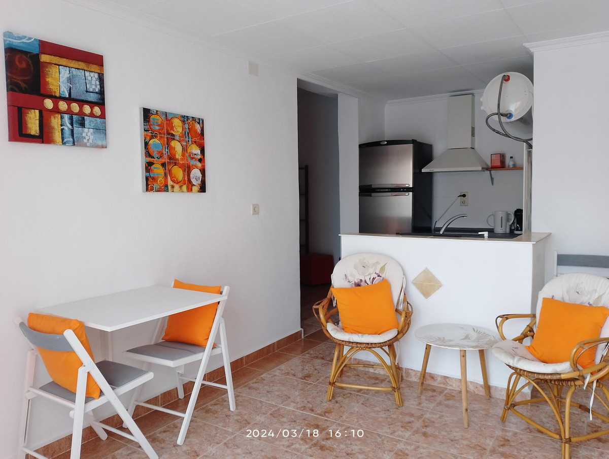 For sale - 7 Bedroom 2 Bathroom House - Detached Villa in Torrevieja - Torrevieja Centro  - Alicante