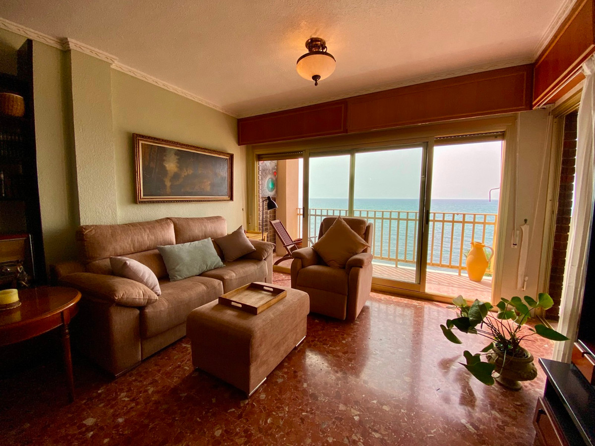 For sale - 3 Bedroom 2 Bathroom Apartment - Middle Floor Apartment in Torrevieja - Playa Del Cura  - Alicante