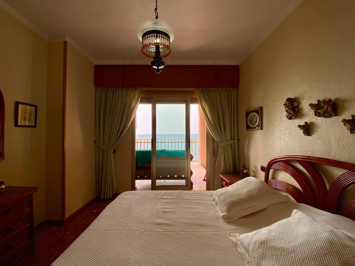 For sale - 3 Bedroom 2 Bathroom Apartment - Middle Floor Apartment in Torrevieja - Playa Del Cura  - Alicante