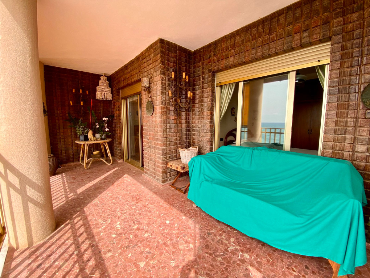 For sale - 3 Bedroom 2 Bathroom Apartment - Middle Floor Apartment in Torrevieja - Playa Del Cura  - Alicante
