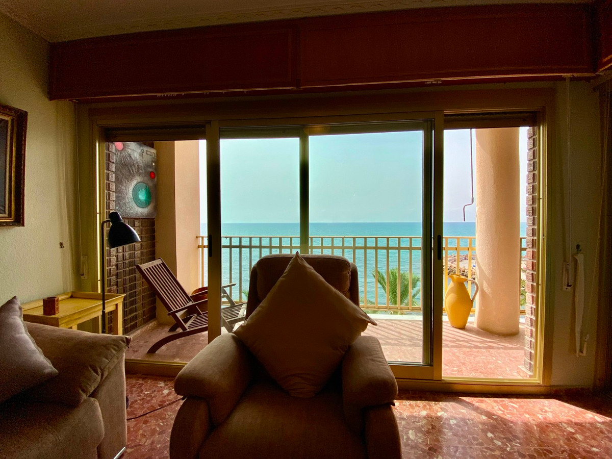 For sale - 3 Bedroom 2 Bathroom Apartment - Middle Floor Apartment in Torrevieja - Playa Del Cura  - Alicante