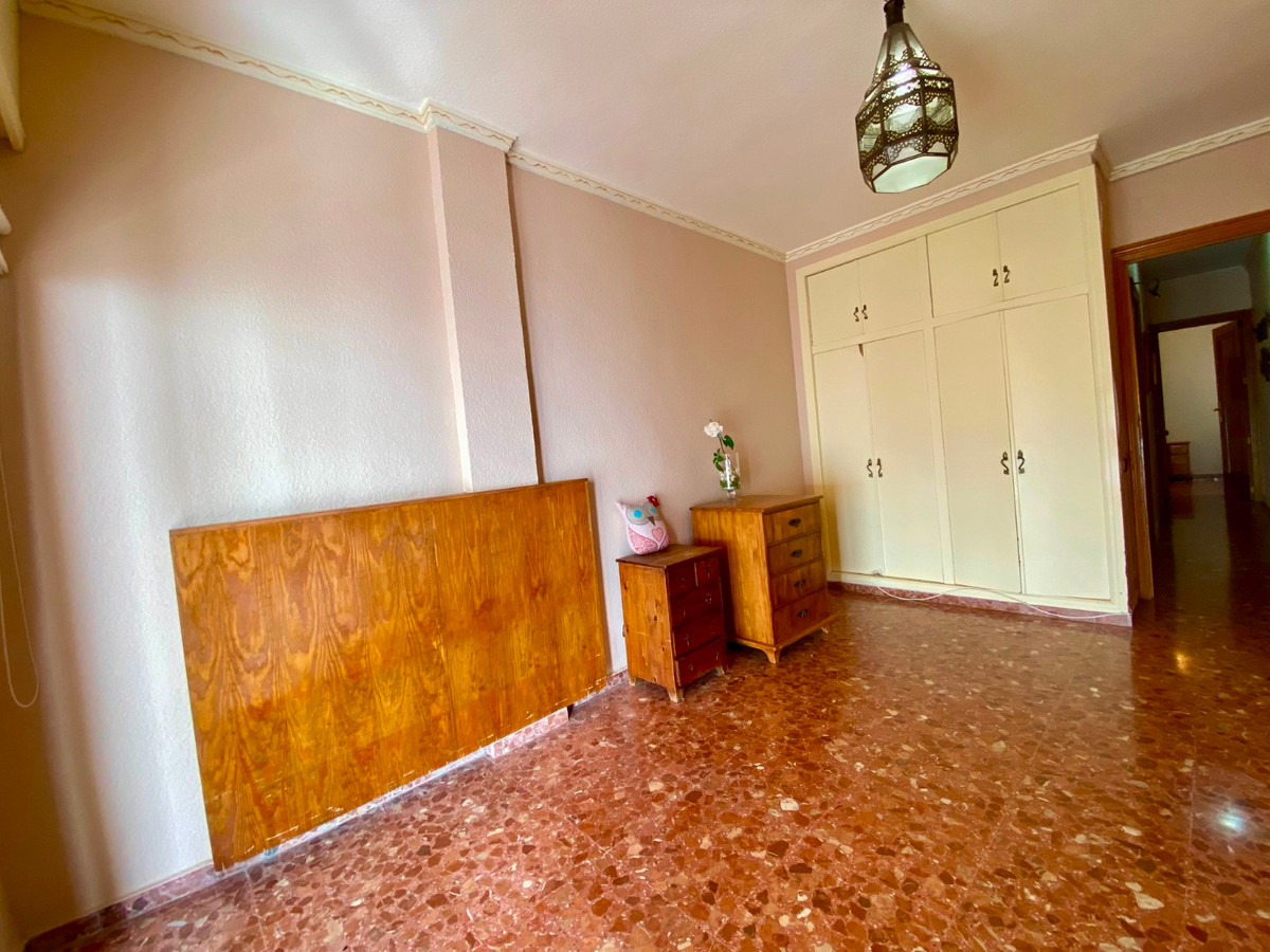 For sale - 3 Bedroom 2 Bathroom Apartment - Middle Floor Apartment in Torrevieja - Playa Del Cura  - Alicante