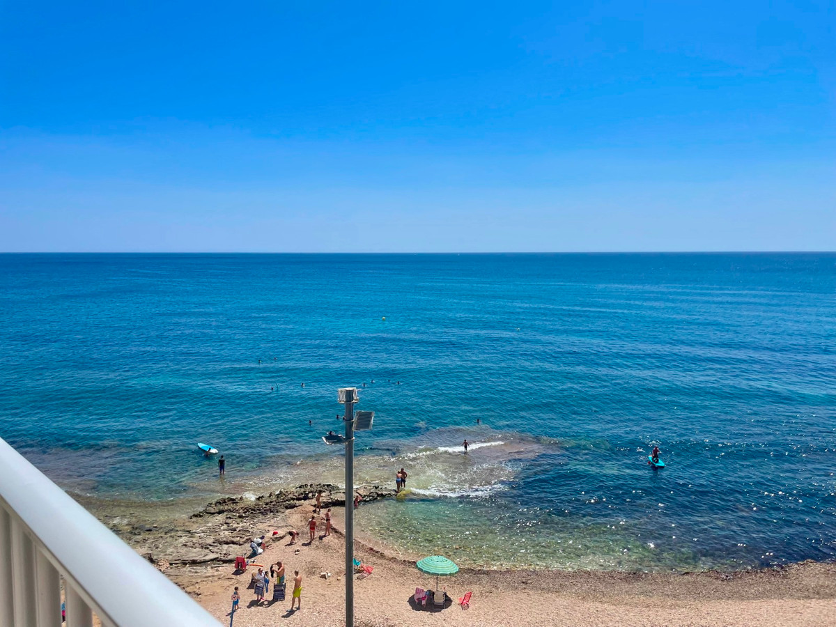 For sale - 3 Bedroom 1 Bathroom Apartment - Middle Floor Apartment in Torrevieja - Playa Del Cura  - Alicante