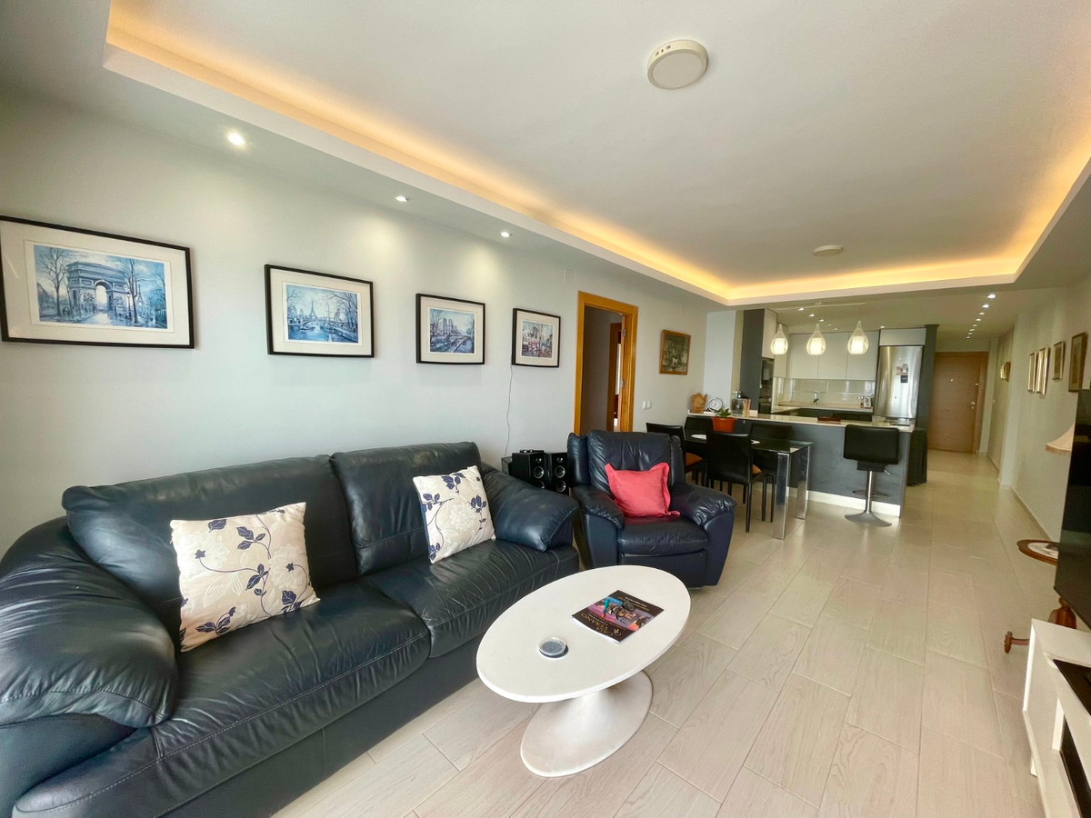 For sale - 3 Bedroom 1 Bathroom Apartment - Middle Floor Apartment in Torrevieja - Playa Del Cura  - Alicante