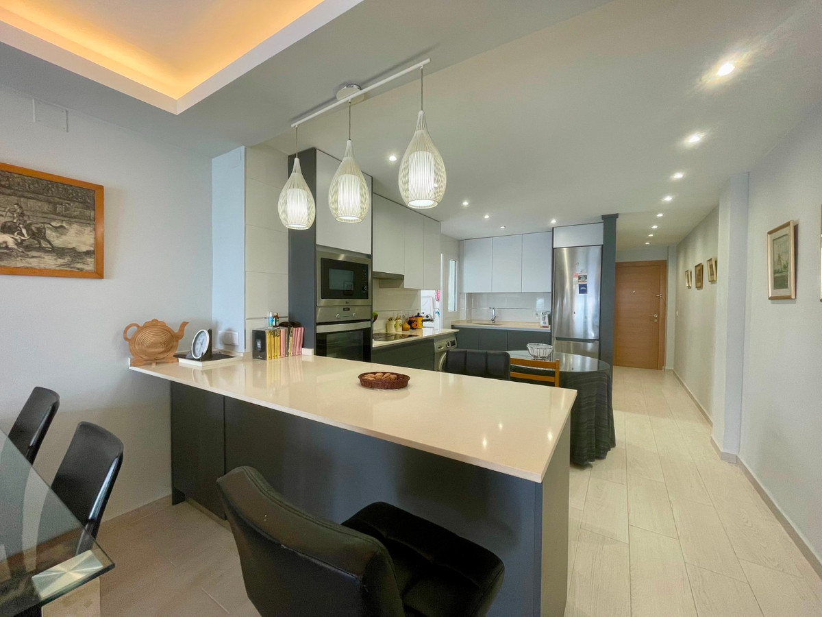 For sale - 3 Bedroom 1 Bathroom Apartment - Middle Floor Apartment in Torrevieja - Playa Del Cura  - Alicante