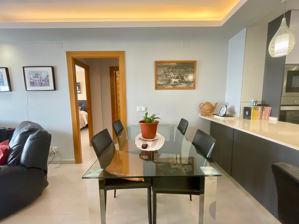 For sale - 3 Bedroom 1 Bathroom Apartment - Middle Floor Apartment in Torrevieja - Playa Del Cura  - Alicante